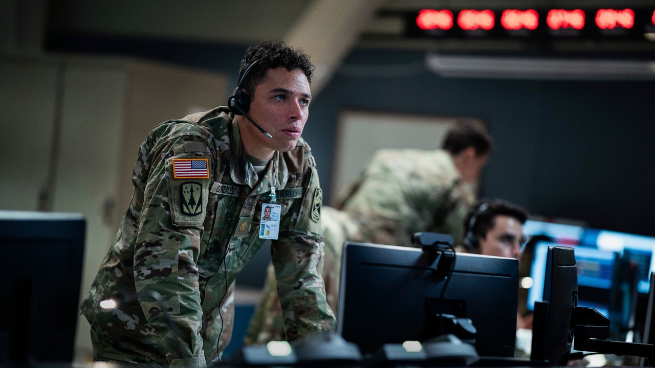 Una Casa Llena de Dinamita (2025)